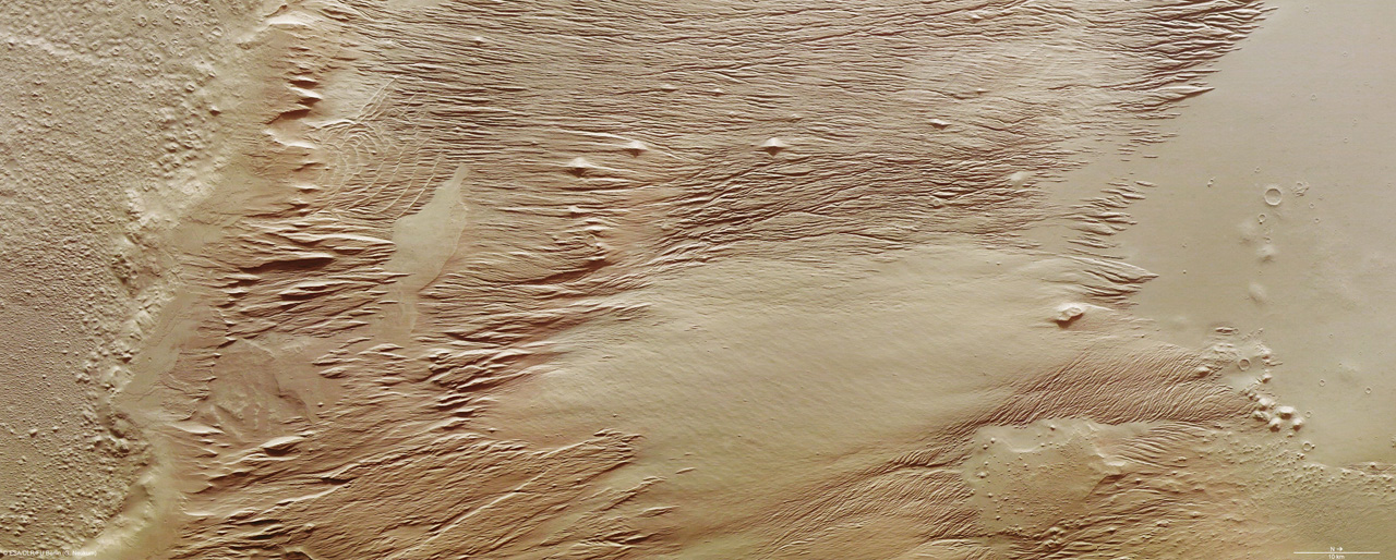 Cannelures, longues de plusieurs kilomtres, dans la rgion martienne d'Eumnides Dorsum