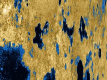 Cette vue en fausses couleurs ralise par le radar de la sonde Cassini montre les lacs  la surface de Titan