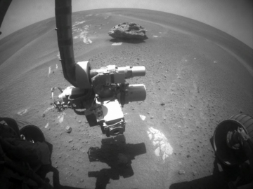 La roche photographie par Opportunity sur Mars pourrait tre une mtorite.