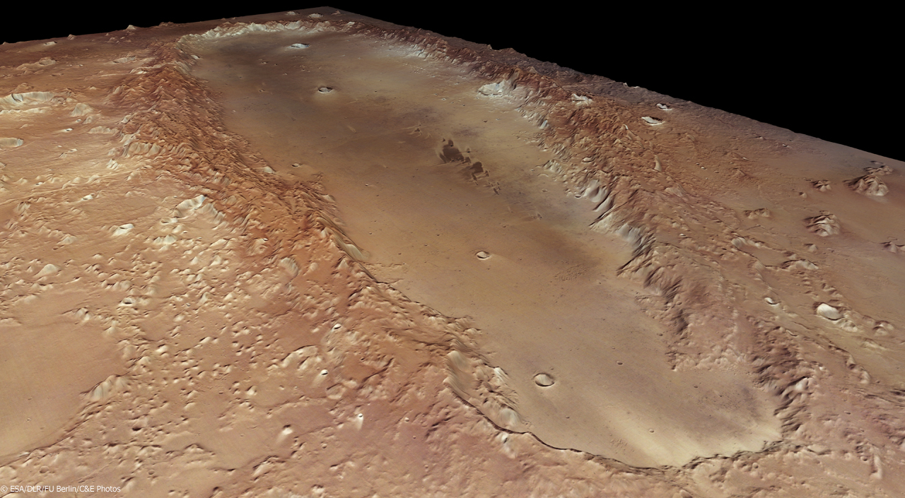 Le cratre Orcus Patera dans l'hmisphre Est de Mars.