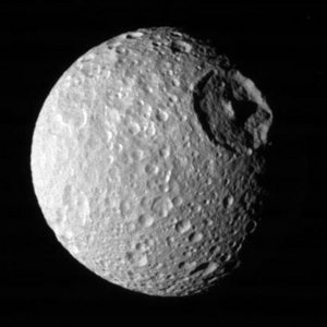 Mimas photographi par Voyager 2 (NASA)
