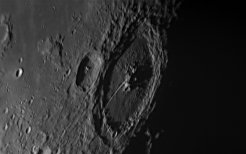 lune2021-08-24-2319_petavius-r75-r75.jpg