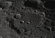 Cratère Clavius sur la Lune