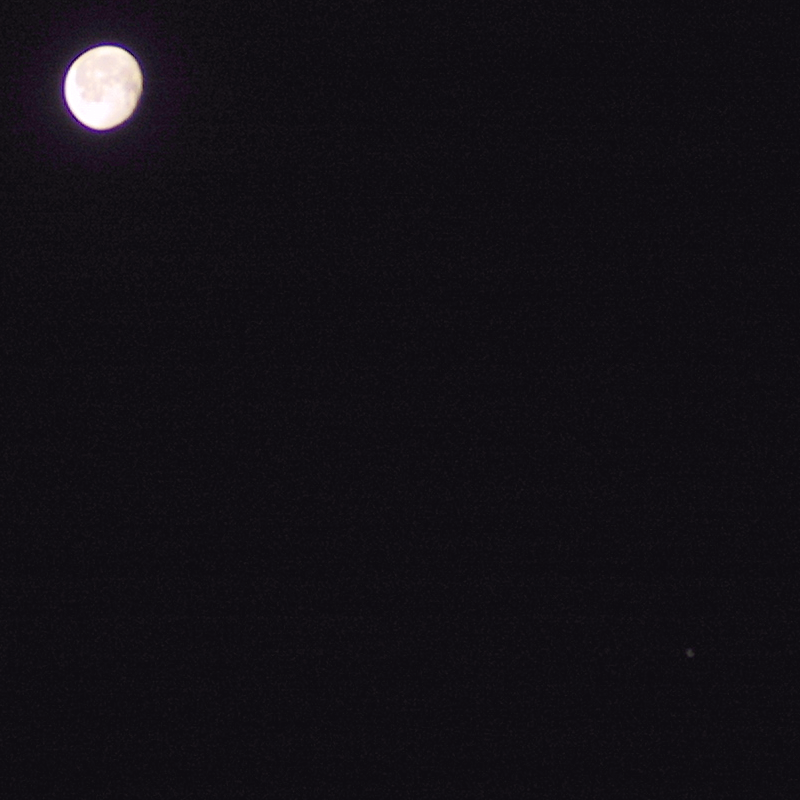 Lua e Júpiter - 22:39 UTC