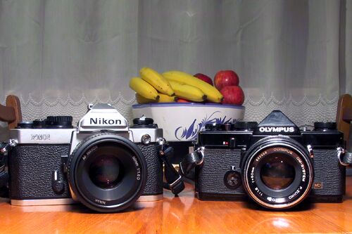 Nikon FM2n e Olympus OM-1