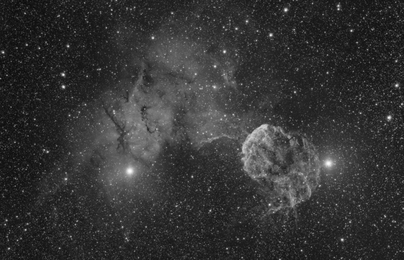 IC443_Halfa.jpg -          texto_bright    Object:IC443   Date:04-01/11-01/12-01-2008   Observingsite: Observatory 16b, Àger   Telescope: TakahashiFSQ-106N  @ f/5 on EM-400 mount   Camera:SBIG STL-11000M  @ -20C   Filters: Astronomik H alfa 13 nm   Exposure: 4x 20 min + 11 x 25 min (unbinned).  Total exposure: 6h     Guiding: Camera guide chip     Software:Guide & camera control: CCDSoft. Processing: PixInsight 1.0 Comment: Big halos. Cover image at PixInsight web site   
