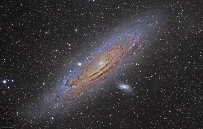 M31.jpg -          texto_bright    Object:M31 Andromeda Galaxy   Date:From August 2008 to December 2009   Observingsite: FNO (Fosca Nit Observatory, Àger)   Telescope: TakahashiFSQ-106N  @ f/5 on EM-400 mount   Camera:SBIG STL-11000M  @ -10C/-20C   Filters: Luminance Optec, RGB Baader   Totalexposure: More than 31 hours of accumulated exposure (all unbinned).     Guiding: Camera guide chip     Software:Guide & camera control: CCDSoft. Processing: PixInsight 1.5 Comment: LRGB image, see" What is new?" section for more info   