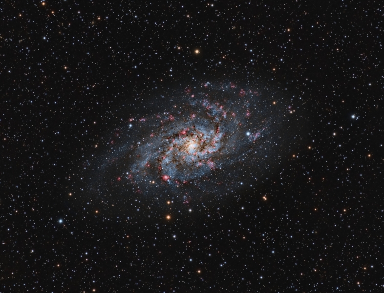 M33.jpg -          texto_bright    Object:M33   Date:25-10, 22-11, 19-12-2008   Observingsite: Observatory 16b, Àger   Telescope: TakahashiFSQ-106N  @ f/5 on EM-400 mount   Camera:SBIG STL-11000M  @ -10C   Filters: Optec RGB, Astrodon H alpha 6 nm   Exposure:9 x 15 min R; 9 x 15 min G; 7 x 20 min B; 4 x 30 min Halpha (all unbinned).  Totalexposure: 8.9 h     Guiding: Camera guide chip     Software:Guide & camera control: CCDSoft. Processing: PixInsight 1.4 Comment: R channel is a composite of R and H alpha data   