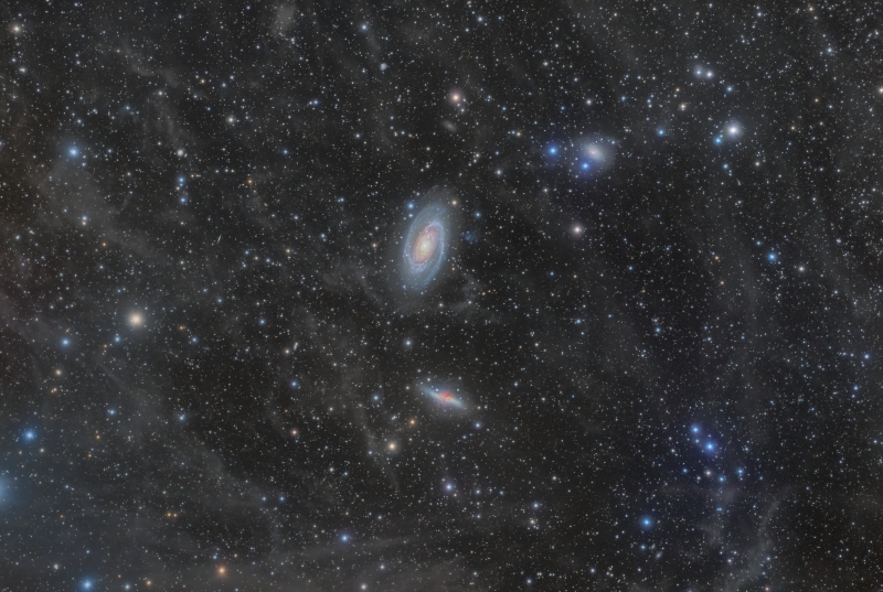 M81_M82_with_Integrated_Flux_Nebulae.jpg -          texto_bright    Object:M81, M82 & IFN   Date: 11-01,12-01, 02-02, 08-02, 09-02-2008   Observingsite: Observatory 16b, Àger   Telescope: TakahashiFSQ-106N  @ f/5 on EM-400 mount   Camera:SBIG STL-11000M  @ -20C   Filters: Optec LRGB   Exposure:24 x 7 min L; 11 x 15 min R and G;  11 x 20 min B (allunbinned).  Total exposure:  12 h   Guiding: Camera guide chip     Software:Guide & camera control: CCDSoft. Processing: PixInsight 1.0 Comment: NASA  APOD on May 12, 2008     