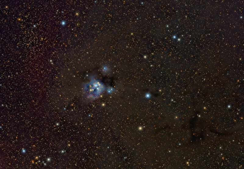 NGC7129_widefield.jpg -          texto_bright    Object:NGC7129 Region   Date:16-10, 17-10-2009   Observingsite: FNO (Fosca Nit Observatory, Àger)   Telescope: TakahashiTOA-150  @ f/7.3 on EM-400 mount   Camera:SBIG STL-11000M  @ -20C   Filters: Baader RGB   Exposure:10 x 20 min R; 10 x 20 min G; 10 x 20 min B (all unbinned).  Totalexposure: 10,0 h     Guiding: Camera guide chip     Software:Guide & camera control: CCDSoft. Processing: PixInsight 1.5 Comment:    