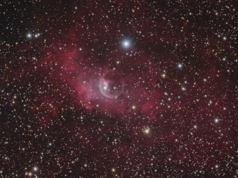 NGC7635_RGB_detail.jpg -          texto_bright    Object:NGC7635   Date:August - October 2012   Observingsite: FNO (Fosca Nit Observatory, Àger)   Telescope: TakahashiTOA-150  @ f/7.3 on EM-400 mount   Camera:SBIG STL-11000M  @ -10/-20C   Filters: Astrodon RGB   Exposure:19 x 15 min R; 18 x 15 min G; 19 x 15 min B (all unbinned).  Totalexposure: 14 h     Guiding: Camera guide chip     Software:Guide & camera control: CCDSoft. Processing: PixInsight 1.8 