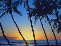 Coucher de Soleil sur la plage de Pumana, Maui, Hawaii. Document Dreams of Hawaii.