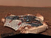 Spirit a quitt son module d'atterrissage pour explorer la surface de Mars.