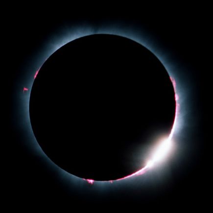 http://www.astrosurf.com/luxorion/Images/eclipse-seq3contact.jpg