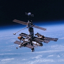 La station Mir photographie depuis la navette spatiale Discover. Document NASA.