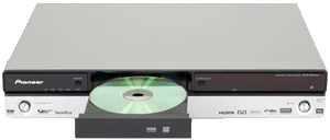 Le lecteur/graveur de DVD Pioneer DVR 550 HXS (600 €).