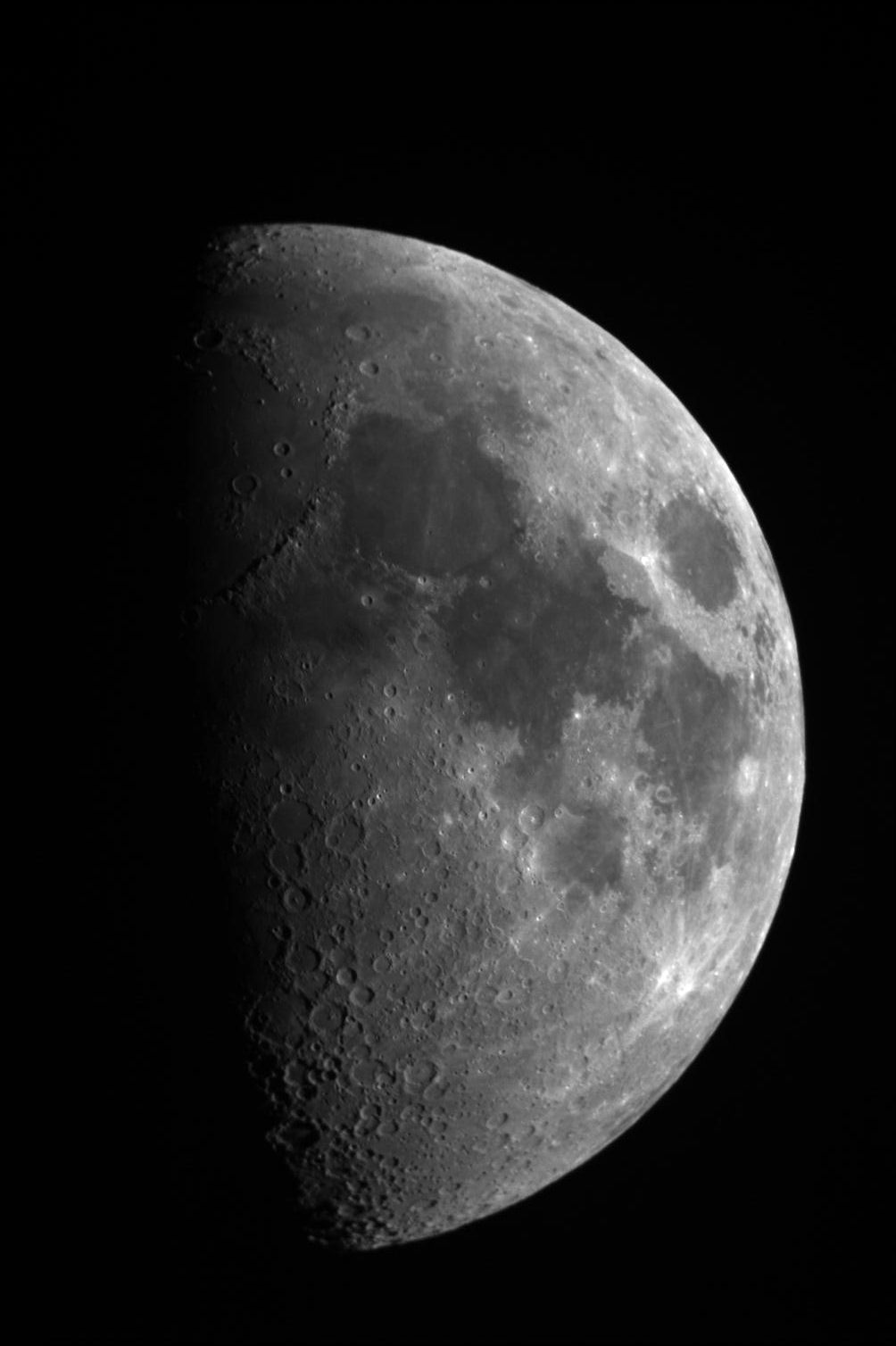 moonC8d.jpg