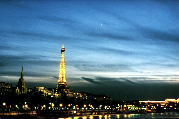 Mise en Seine de la Tour Eiffel