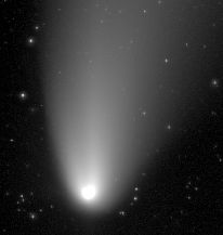 La cometa nella sera di Pasqua. 200mm f/5.6. 7x15s.