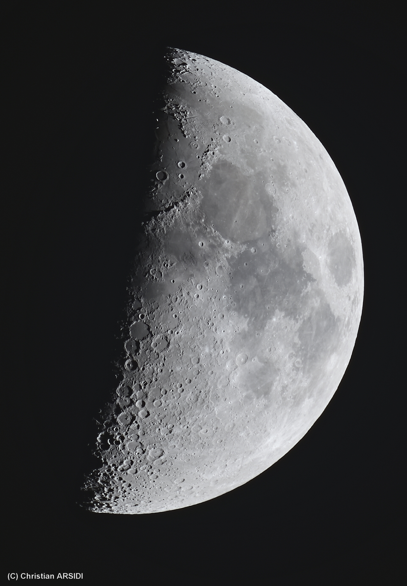 La Lune avec 20 images v2 recadrée_DxO-1 recadrée TTB JPEG.jpg