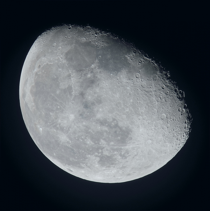 La lune du 6 Janvier au zoom Sigma 120-300 et Nikon D810, à 600 mm de focale