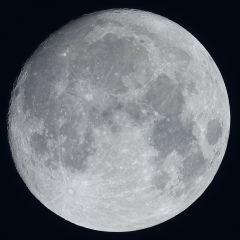 Lune du 1er Janvier au zoom Sigma 120-300 sur trépied et Nikon D810, à 600mm de focale
