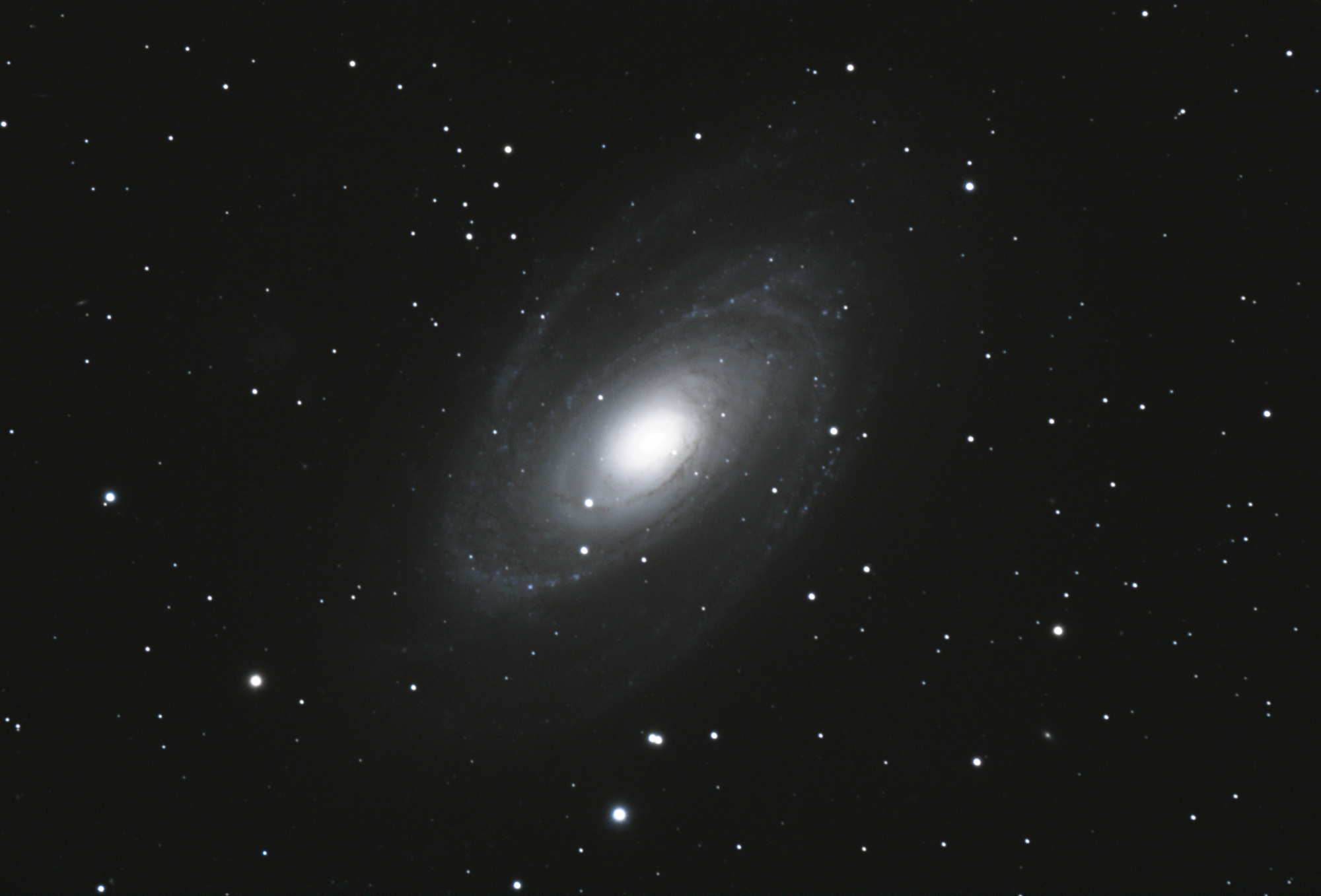 M81_-_Bode's_Nebula_f2000_6mn.jpg