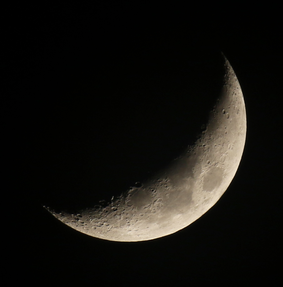 la lune, au soir du 20/04/2018 (41853.JPG)