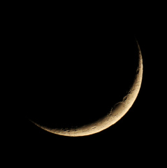 la lune, au soir du 18/04/2018 (41522/24/42/49.JPG)