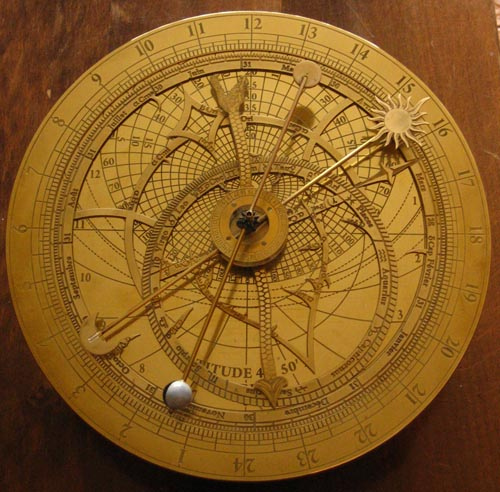 horloge-astrolabe-01.jpg.a13a4f4660f4d2965f50228cae85bbfb.jpg