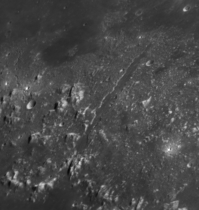 20180426_232442_Moon_G_Vallis_Alpes.jpg