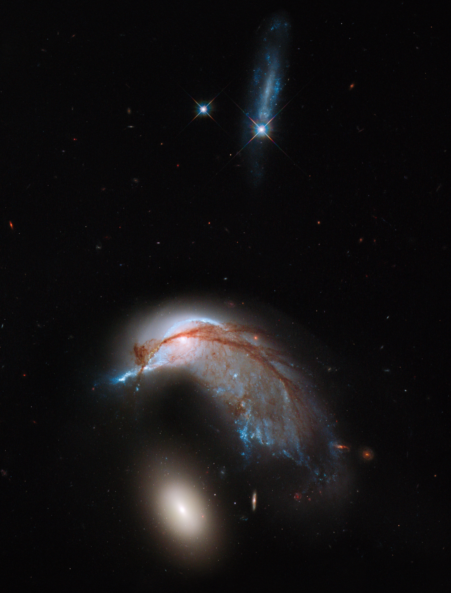 NGC 2937 (elliptique) NGC 2936 (au-dessus) - copie.jpg