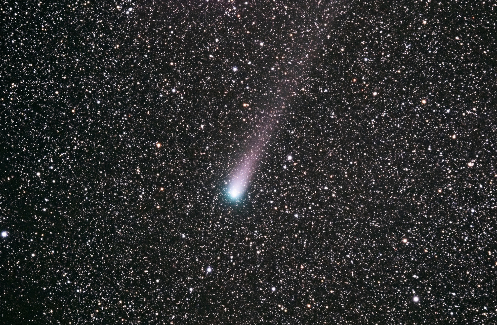 astro_comete.jpg.03e63aea28ac7cac06be19d5a757fdf6.thumb.jpg.b2f4f0deb024edf166994f4a8335846c.jpg