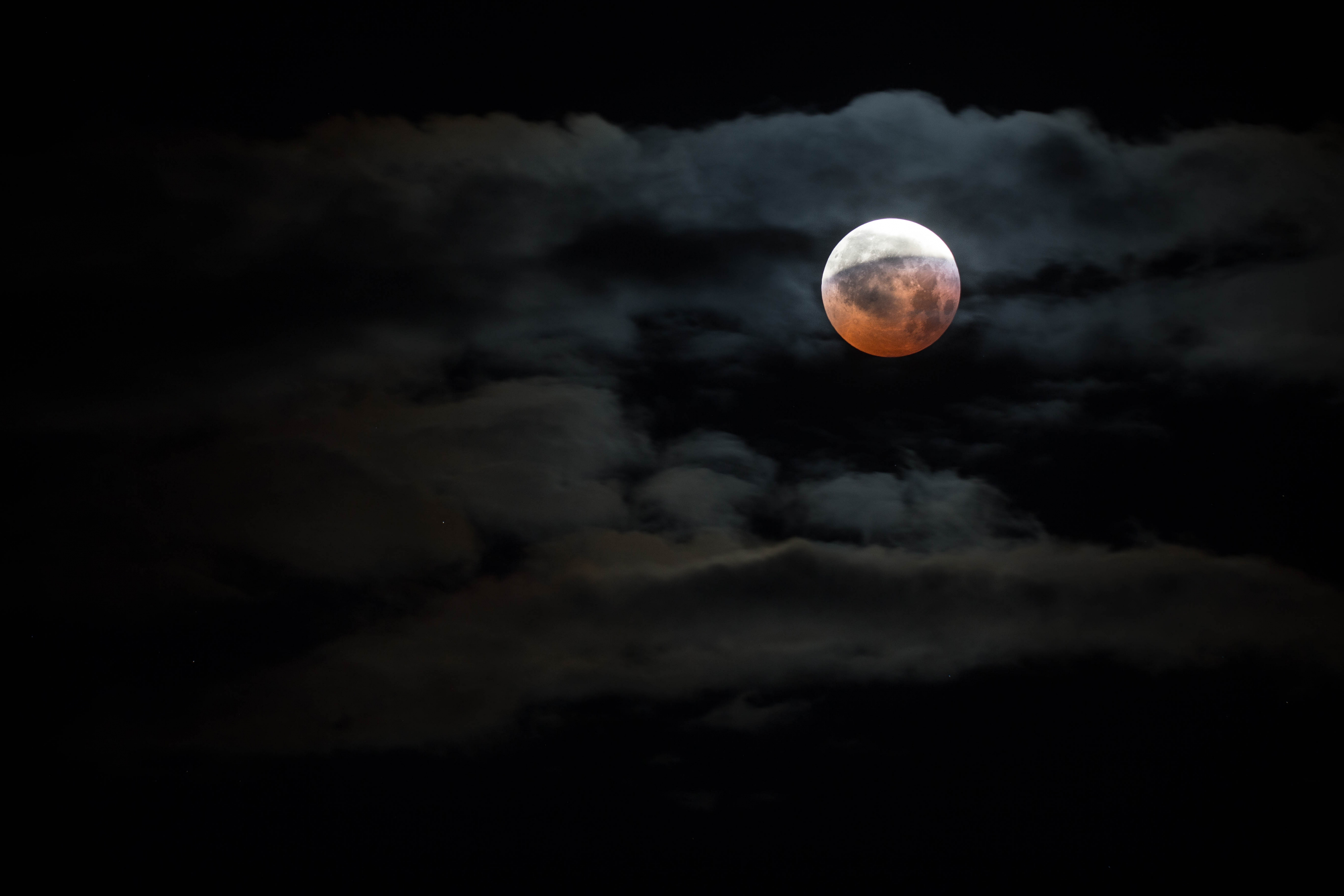 Eclipse Lune Hérault.jpg