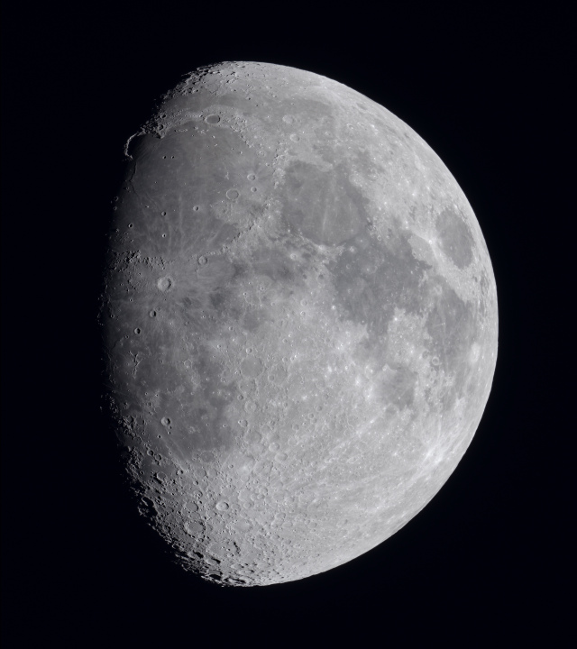 Quartier de lune du 16 Mars, au Nikon D810 et lunette Takahashi de 76mm sur trépied photo