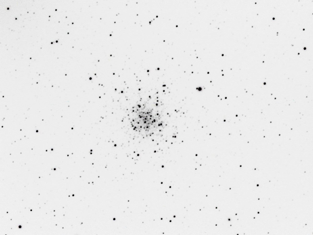 Messier 56 négatif.jpg