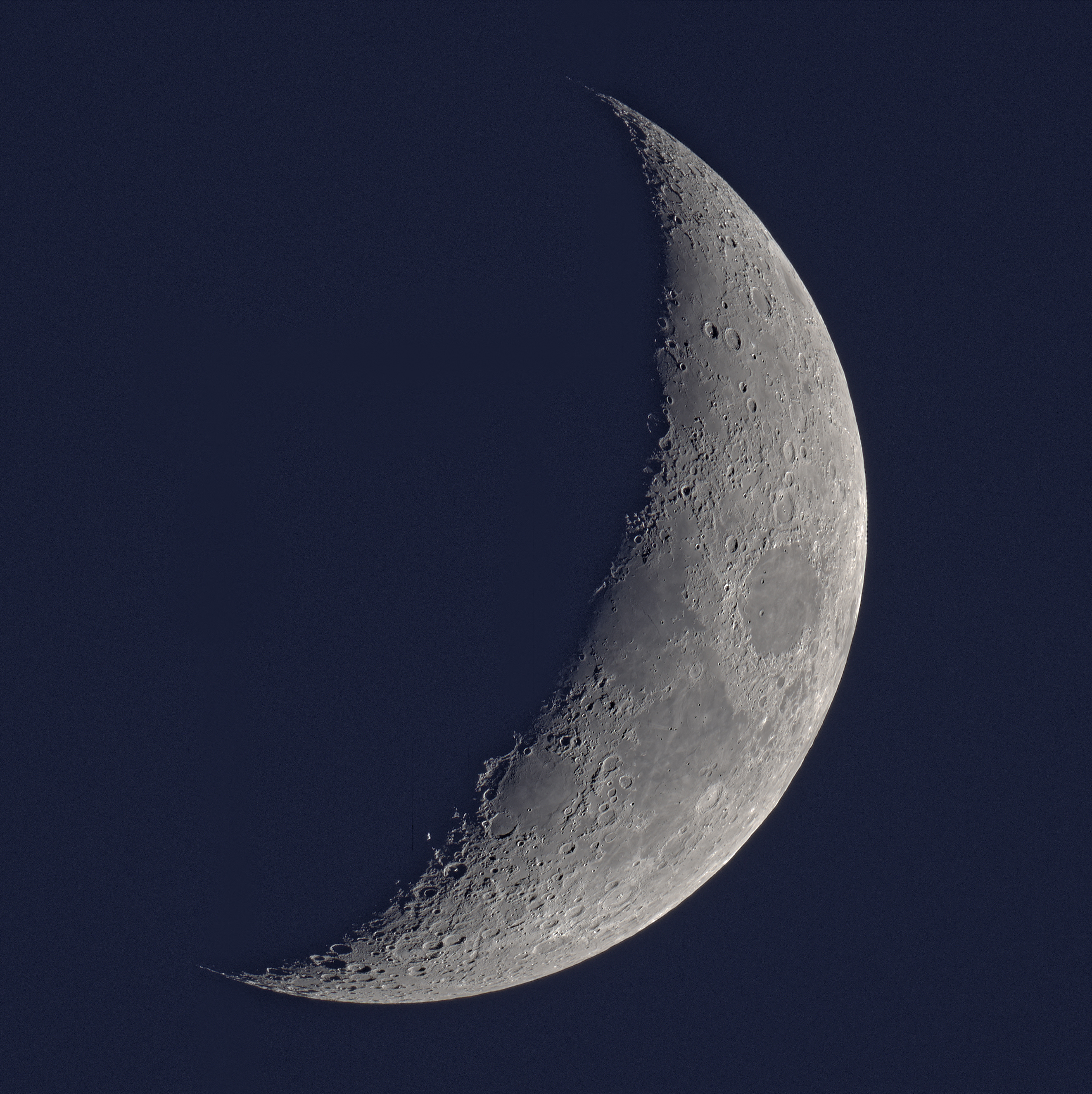 La lune du 31 Décembre 2019 au Nikon D810, Taka FC76 sur trépied photo
