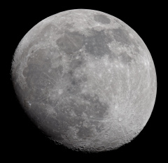 La lune du 6 Février 2020 à la lunette de 76mm et Nikon D810, sur trépied photo