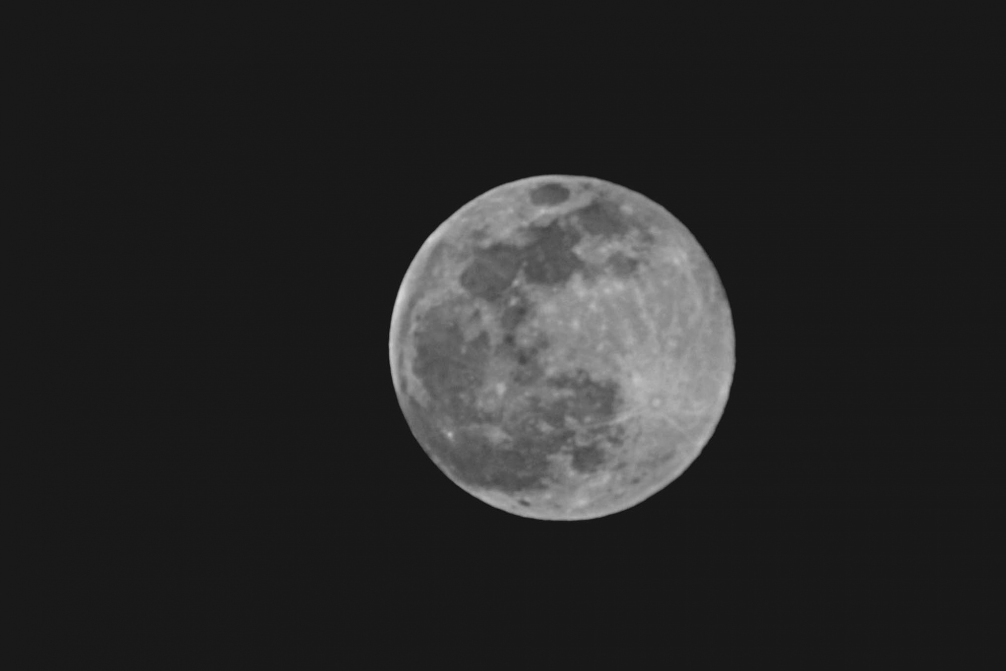 lune 200 plus df.jpg