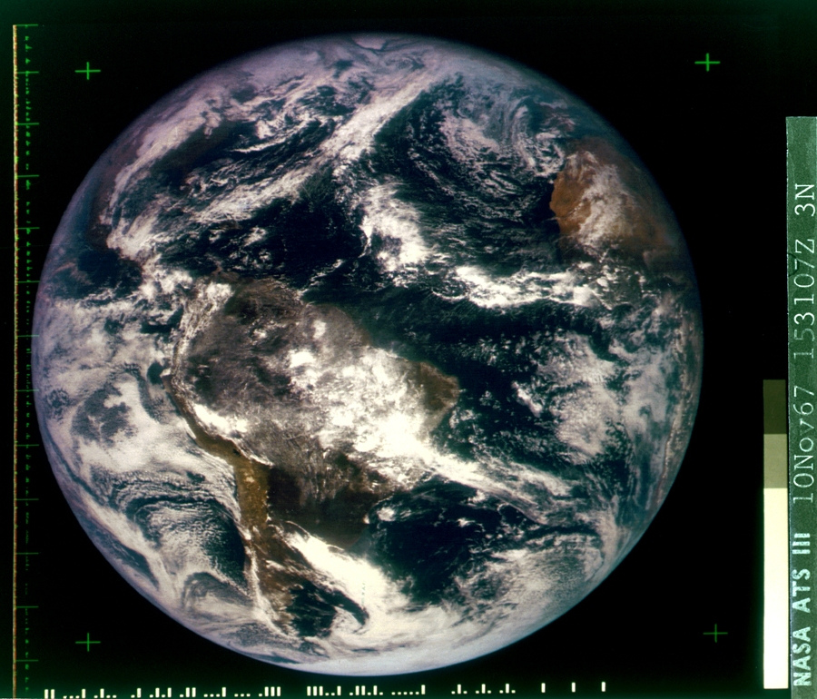ATS-3_NASA_10-11-1967_1st-GEO-full-Earth-color-image.jpg.402787d90598526163f073d7fe30993f.jpg