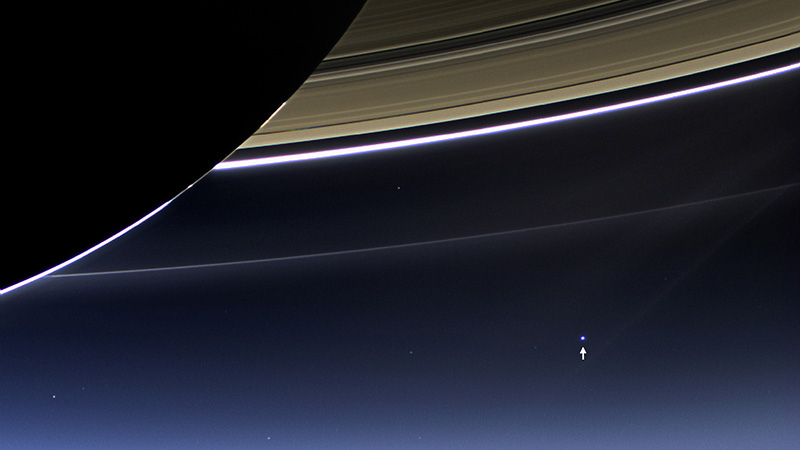 Terre-Lune-Saturne.jpg.0bceffad5eed340ec137774faaa593be.jpg