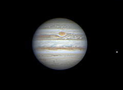 Jupiter  et  Europe  ,  le  10/12/2013  N200 , en  RGB  filtres  .