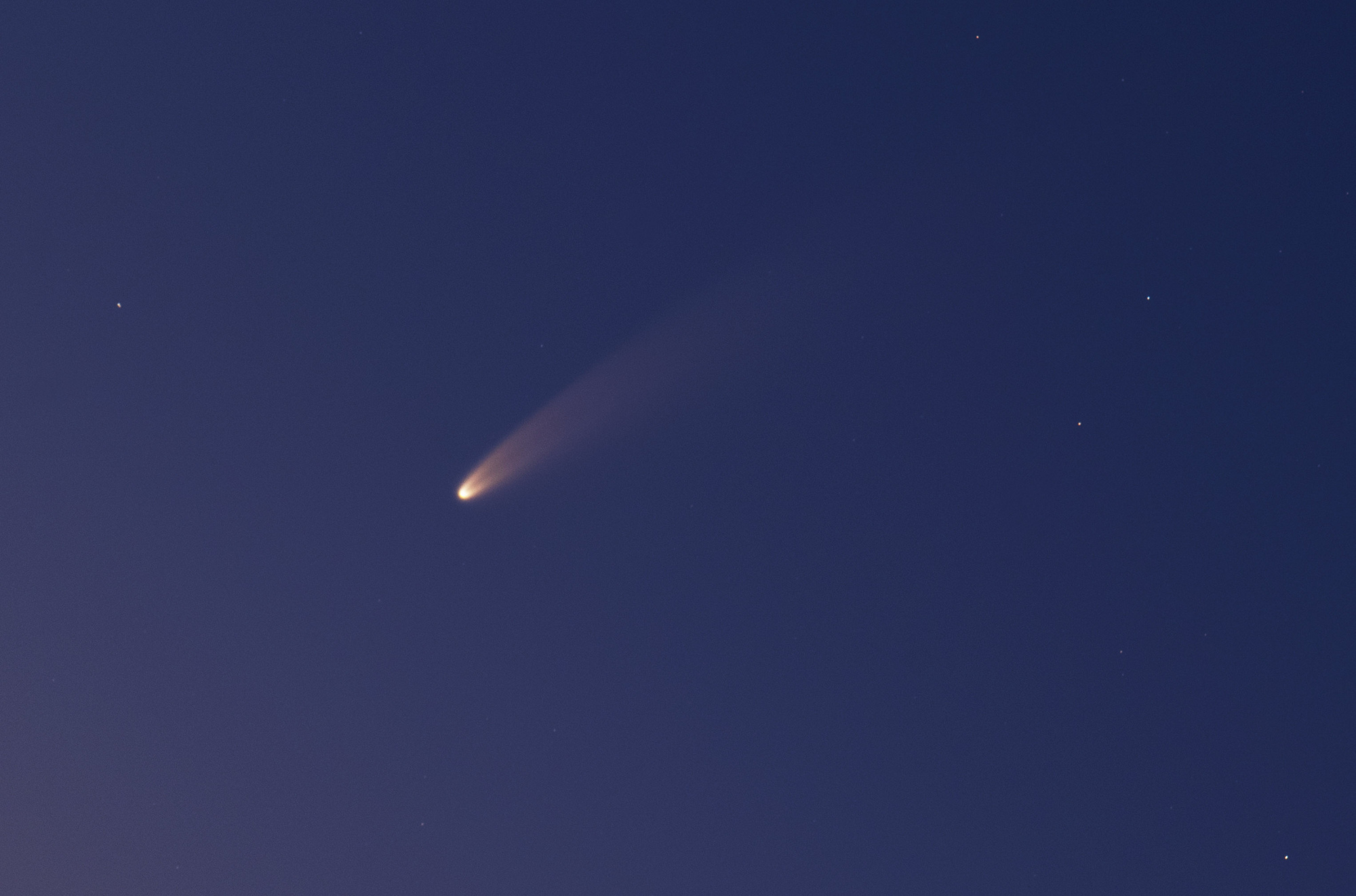 Comete Neo 3 x 8 sec Crop X2.jpg