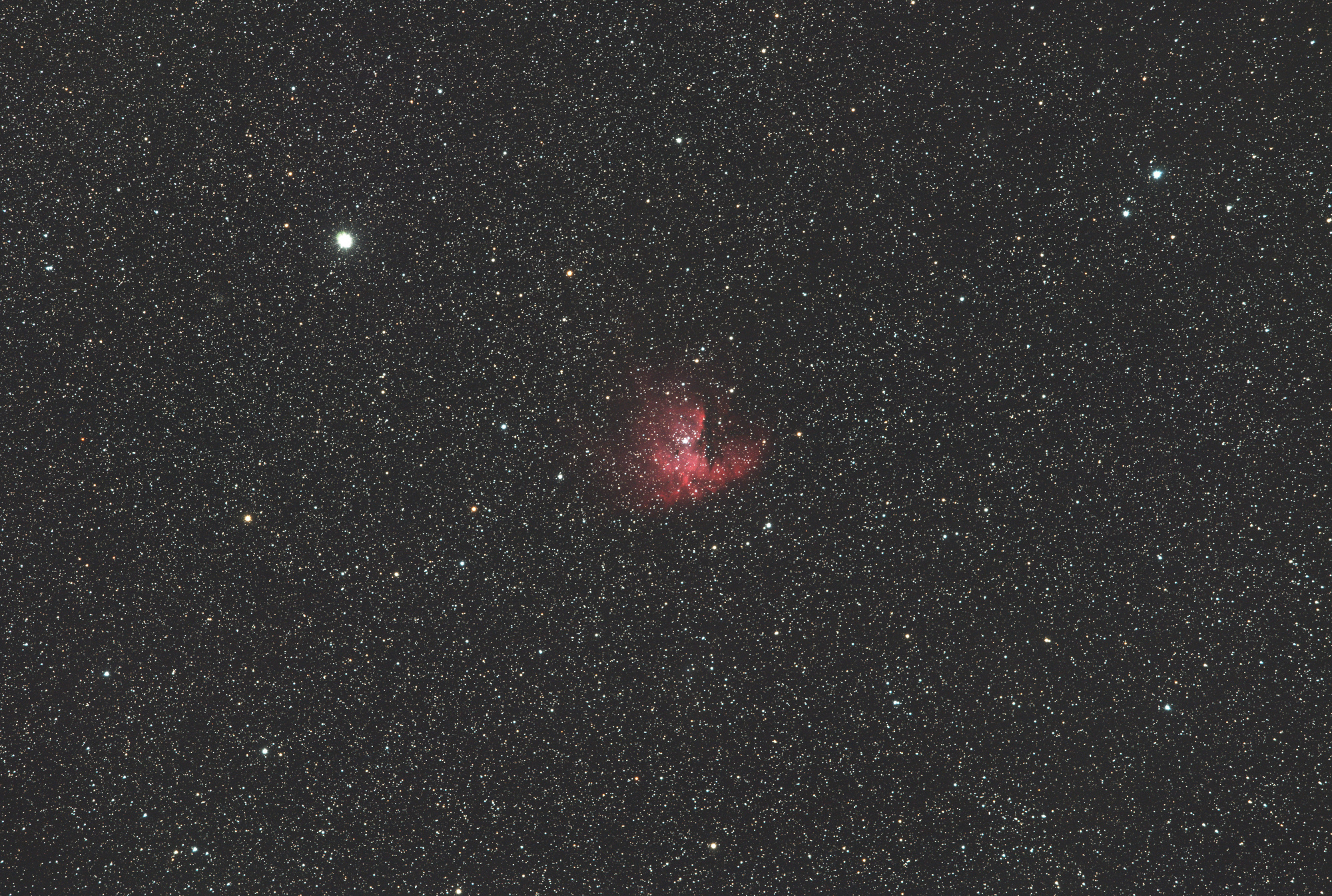 NGC 281 400 mm 150 x 25 sec filtre F 5.6 4000 ISO Gradient Astrouf.jpg
