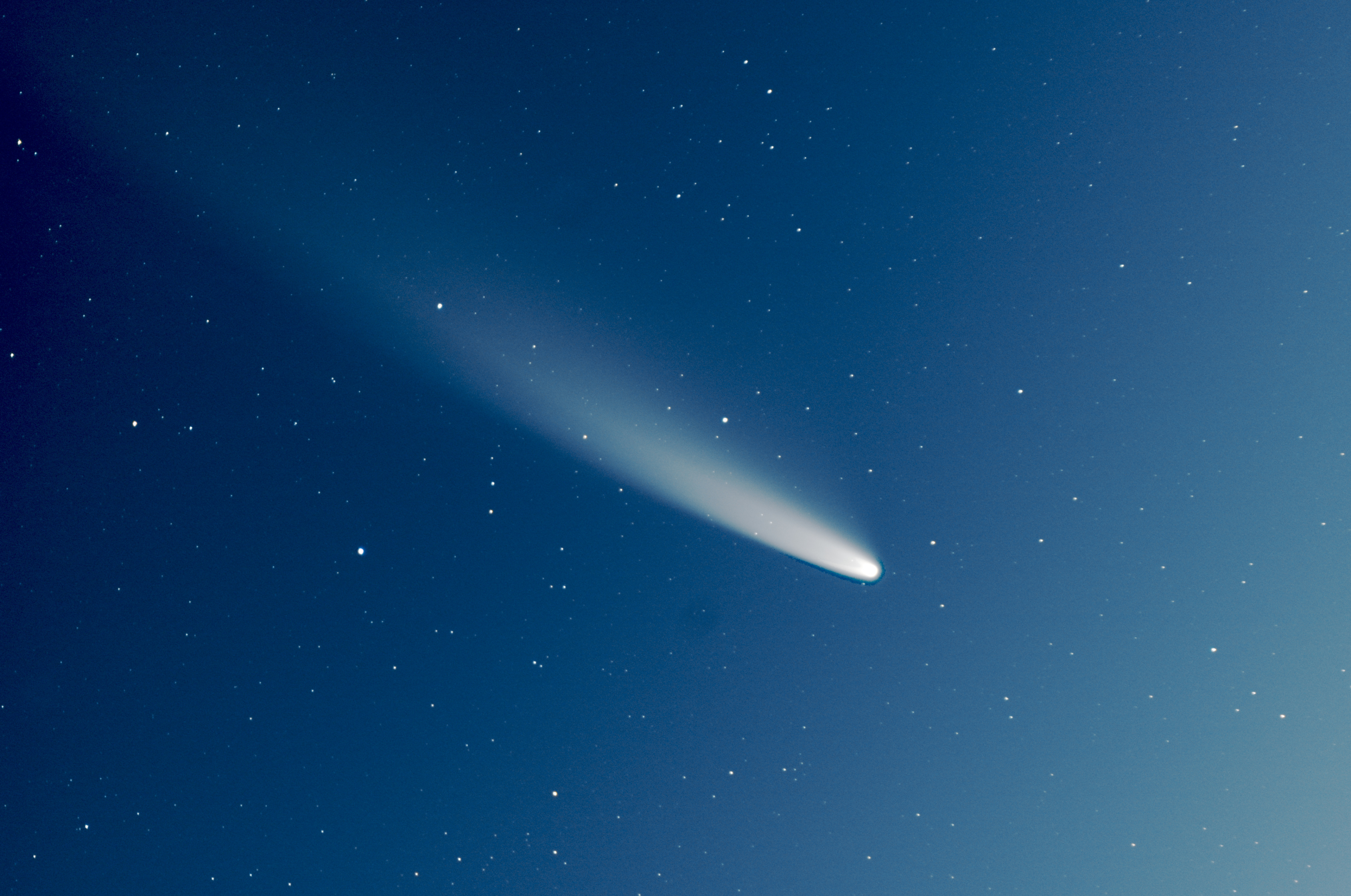 NEOWISE C/2020 F3 ( gros plan sur la comète ).JPG