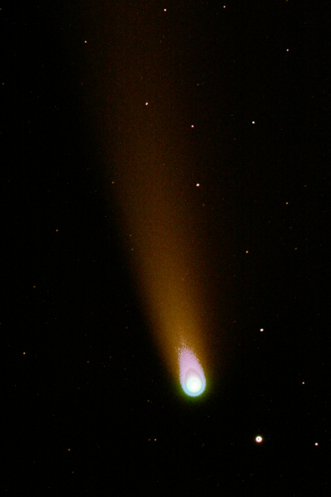 comete neowide details noyau cometaire.JPG