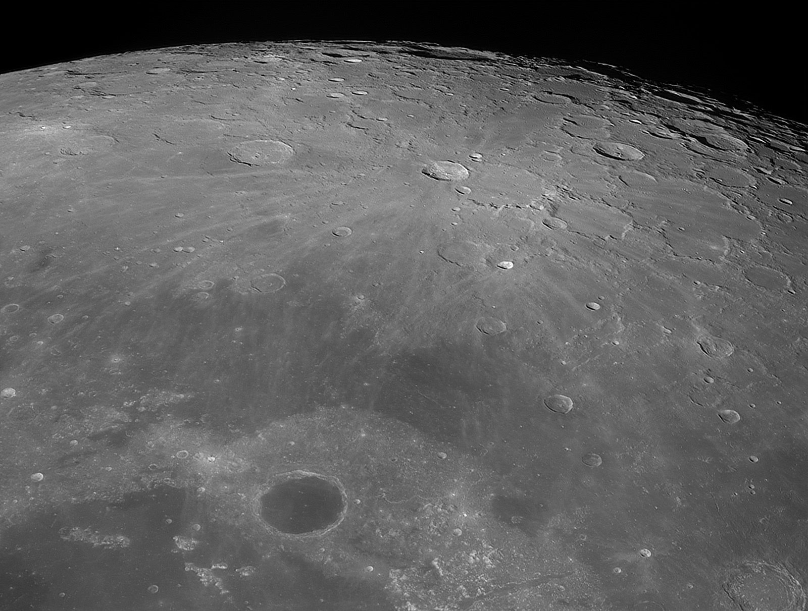 Lune-20200904_Peary-baAS.jpg.c756ac23aa001633f8b3995ce5f92bdb.jpg