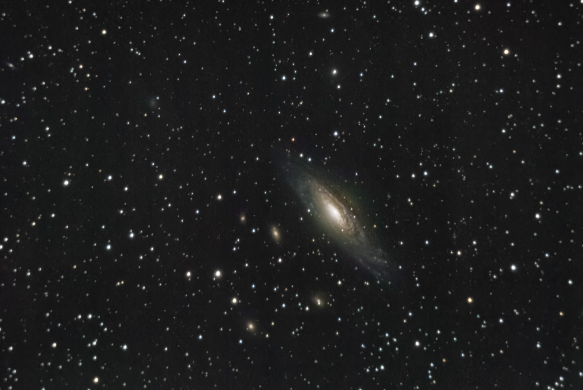 20201105-NGC7331-C8-R063-XT1-6400-L92X60s-D25-F22-SEQ-SIRIL-PS2-1920.jpg.8b05384fabb556a3818d9e4c0c4240bc.jpg
