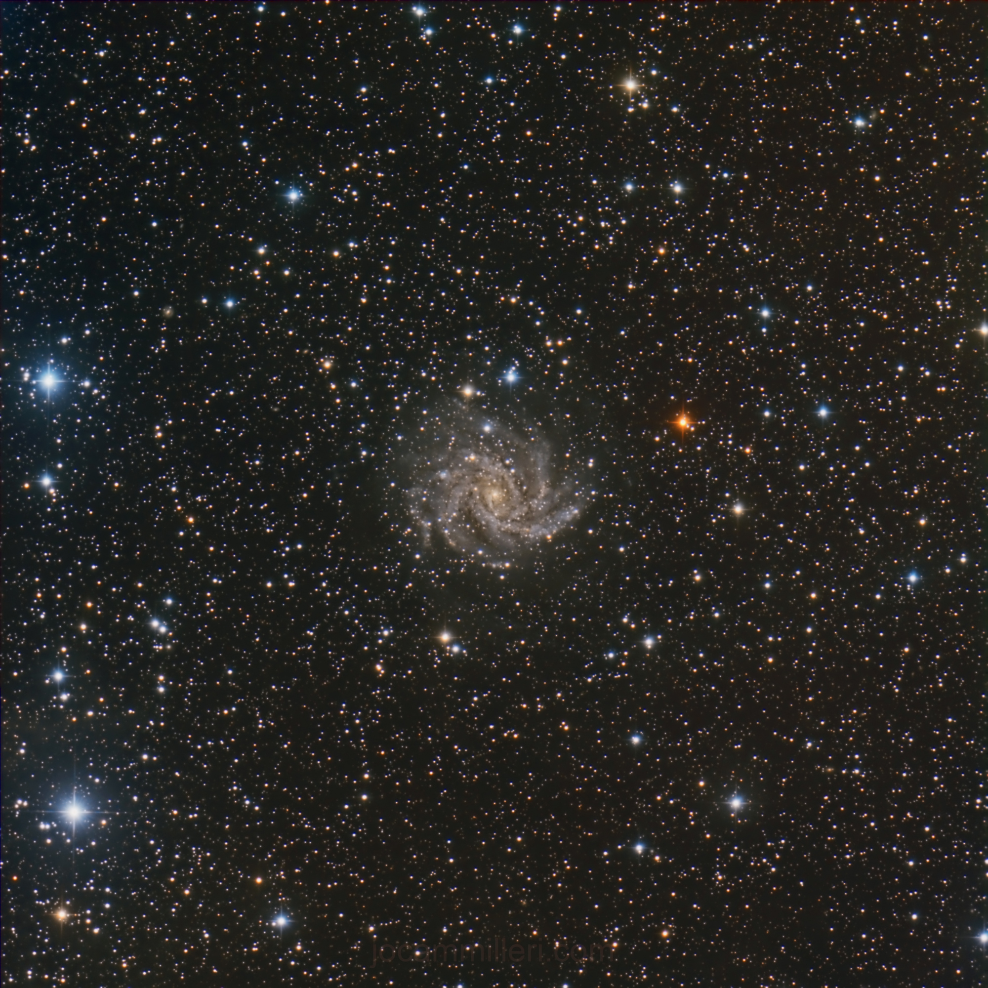 NGC 6946 demi.jpg