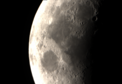 Lune : 1ere image stackée